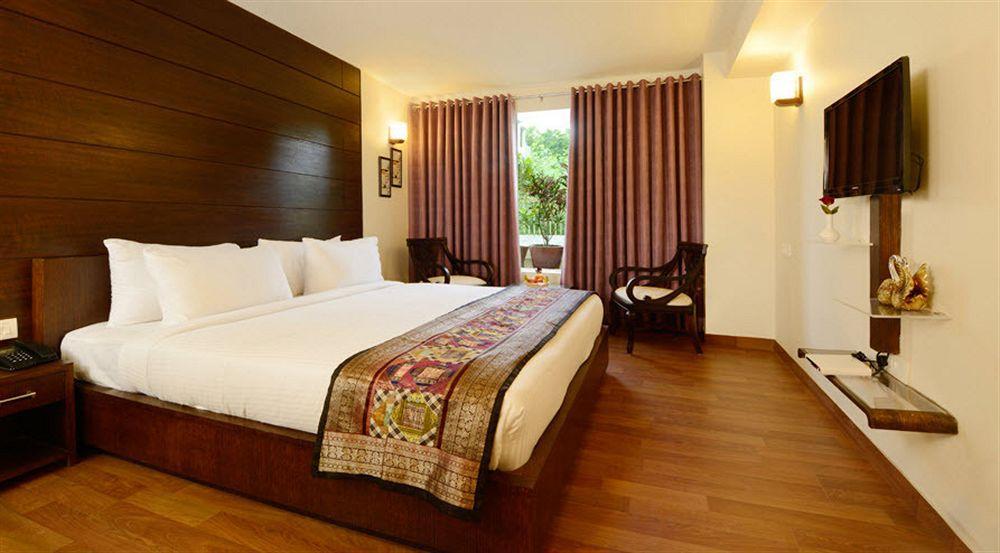 โฮเต็ล อทัลย่า ทัจ Hotel อัครา ภายนอก รูปภาพ